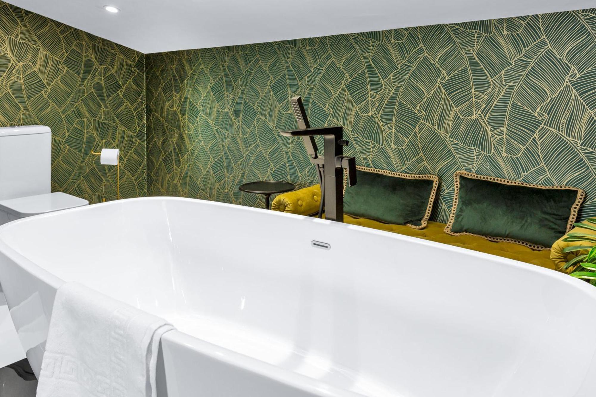 Free Parking Luxury Safari House Casa vacanze Manchester